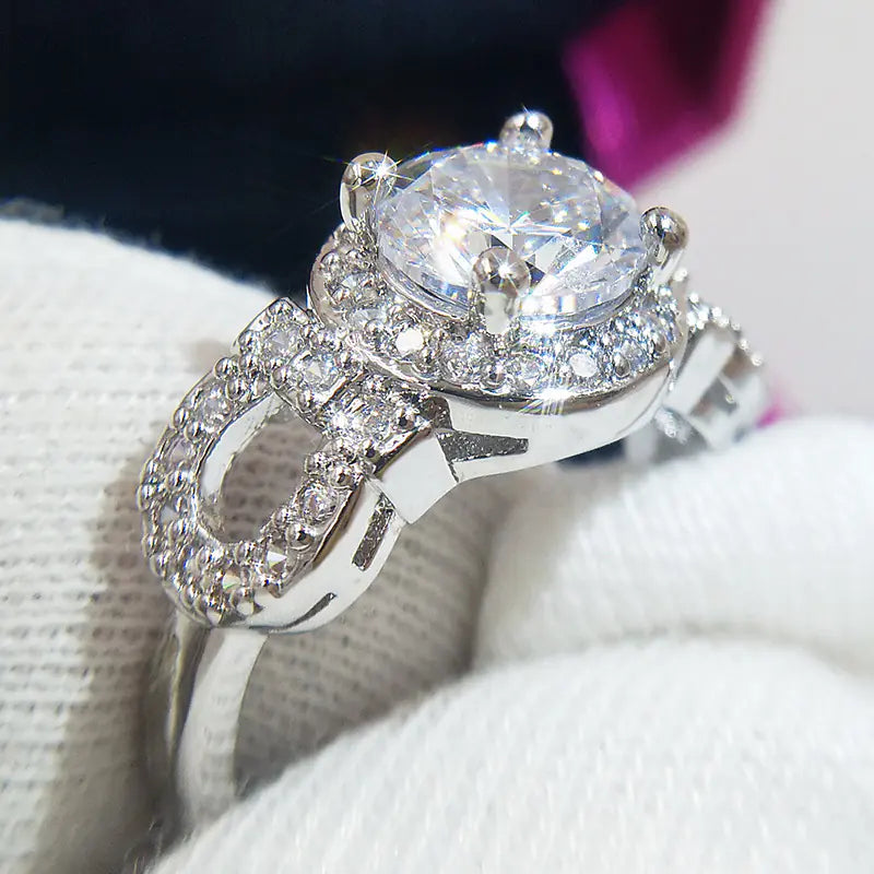Platinum-Plated Trendy Zircon Ring with Sparkling Stones